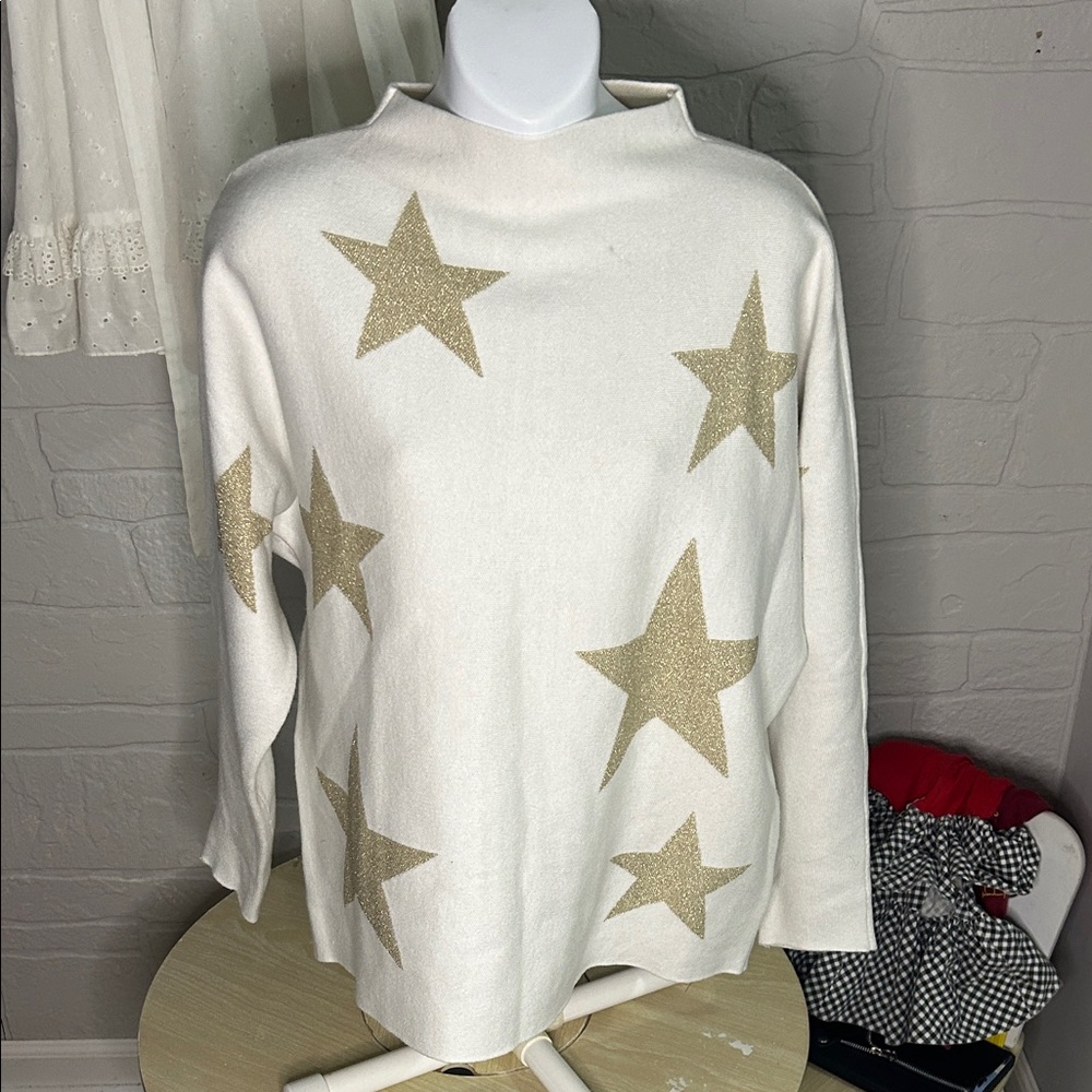 Sioni White Sweater with Gold Star Design